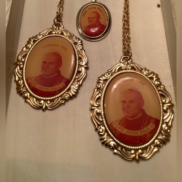 New vintage Pope John Paul II Memorabilia 1984 - Picture 8 of 9